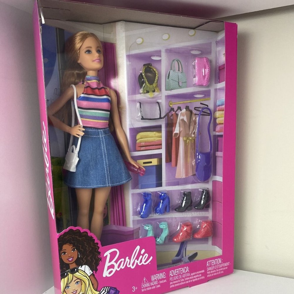 BARBIE - Blonde Fashionista Doll BRAND NEW